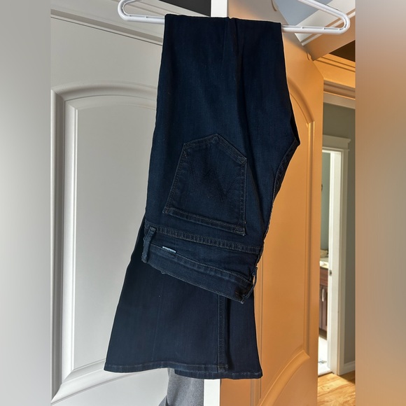 Mother Runaway Skinny Flair Jeans in The Missing Hour - Picture 2 of 6